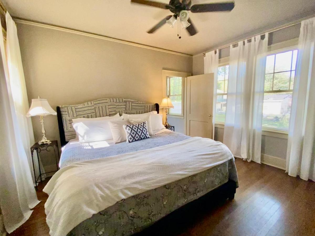 The Empress Of Little Rock Bed & Breakfast Bagian luar foto