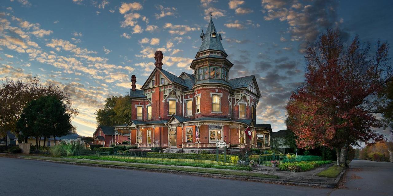 The Empress Of Little Rock Bed & Breakfast Bagian luar foto