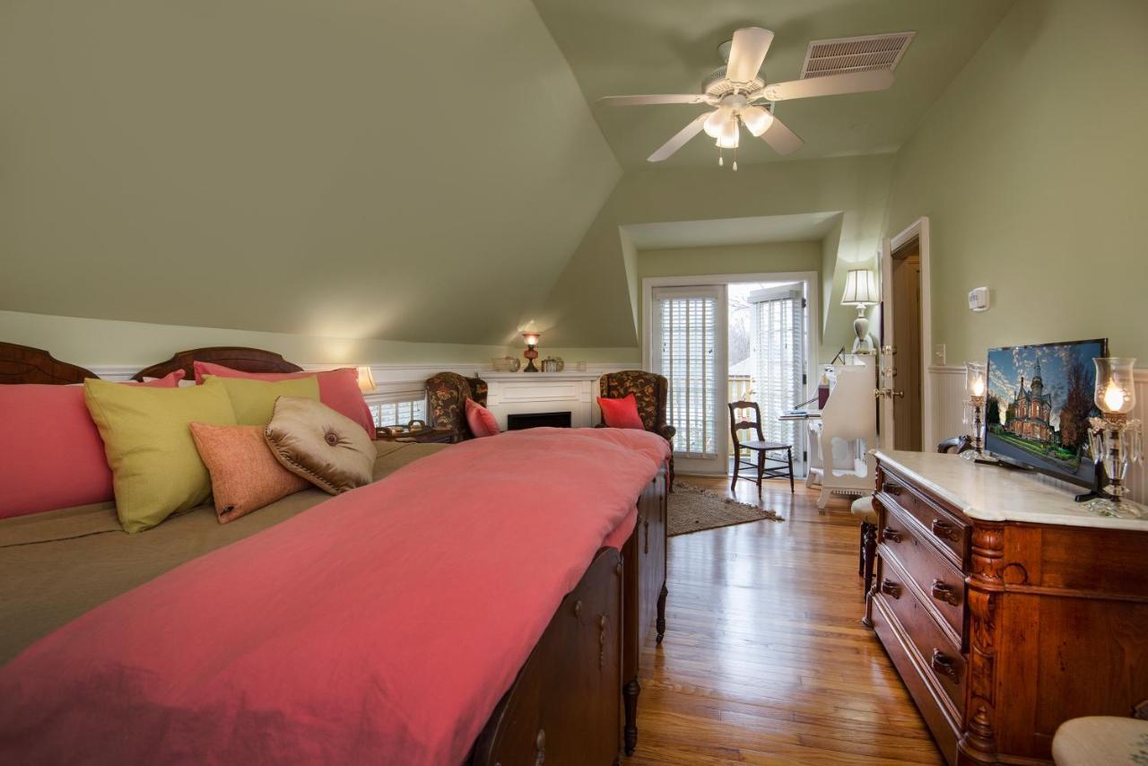 The Empress Of Little Rock Bed & Breakfast Bagian luar foto